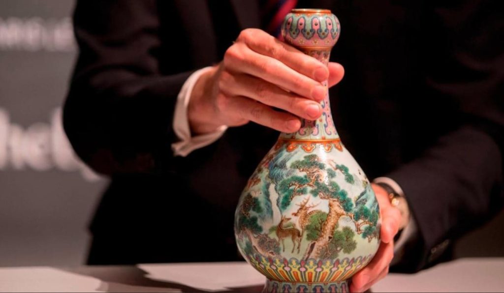 vase qing dynasty prix record 53 millions euros