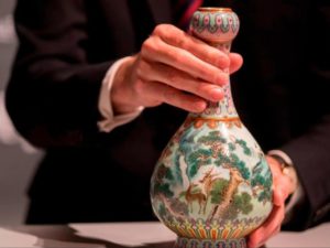 vase qing dynasty prix record 53 millions euros